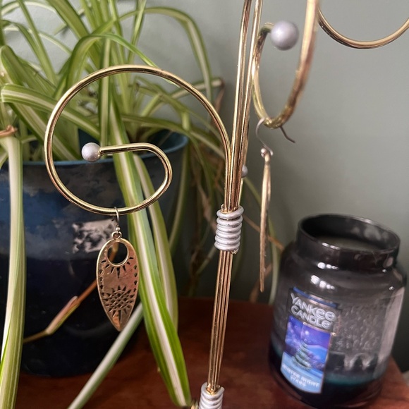 Lucky Brand Gold Leaf Drop Earrings - Picture 3 of 4